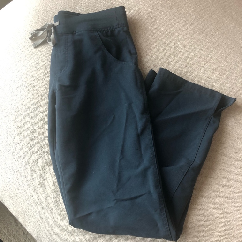 Figs dark harbor scrub pants S